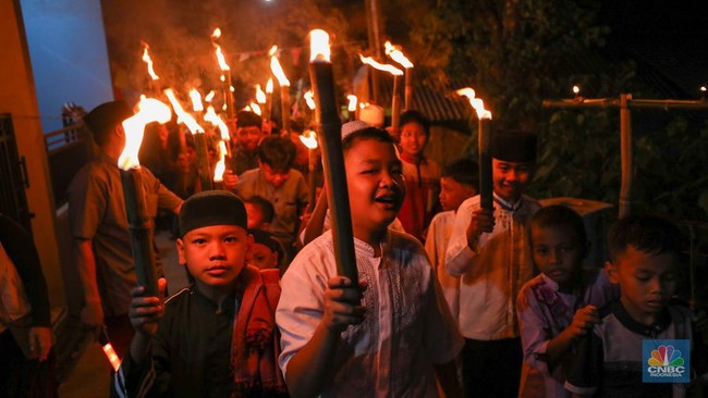 Pawai Obor-Manten Lurah, Begini 10 Tradisi Merayakan 1 Muharram di RI