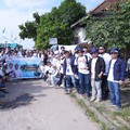 Milenial PTBA Ikut Bersih-bersih Sungai Musi Bareng BUMN