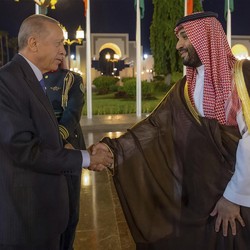 Tiba-Tiba Erdogan Bertemu Pangeran MBS, Ada Apa Turki-Arab?