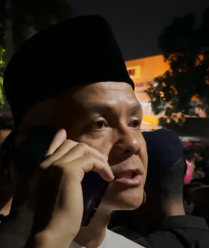 PT Kereta Api Indonesia (Persero) bersama pihak-pihak terkait berhasil melakukan proses evakuasi kereta api dan bangkai truk. (Dok KAI) PT Kereta Api Indonesia (Persero) bersama pihak-pihak terkait berhasil melakukan proses evakuasi kereta api dan bangkai truk. (Dok KAI)