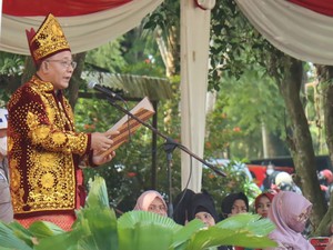 Mengulik Ciri Khas Baju Adat Jambi yang Mewah dan Kaya Makna