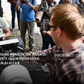 'Prank' Mau Bakar Alkitab, Pria Swedia Angkat Al-Qur'an