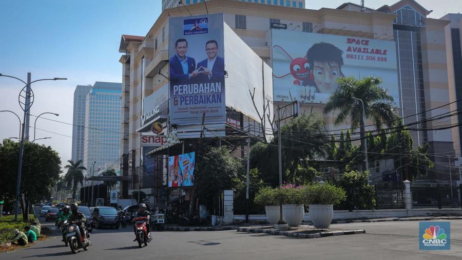 Baliho Anies - AHY (CNBC Indonesia/Faisal Rahman)