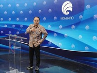 Budi Arie Setiadi Ungkap Bahaya Warga RI Candu Medsos