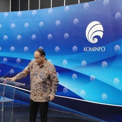 'Settingan' Selebgram Jebak Warga RI Kecanduan Judi Online