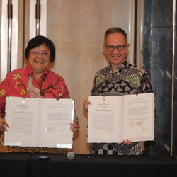 Integrasikan Data, OJK dan KLHK Teken Perjanjian Bursa Karbon