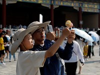 'Neraka Bocor' Landa China, Suhu Nyaris Tembus 44 Derajat Celsius!