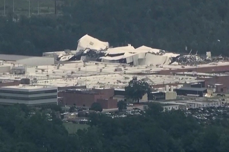 USA-WEATHER/NORTH CAROLINA The roof of a Pfizer facility shows heavy damage after a tornado passed the area in Rocky Mount, North Carolina, U.S. July 19, 2023. ABC Affiliate WTVD via REUTERS. NO RESALES. NO ARCHIVES. MANDATORY CREDIT