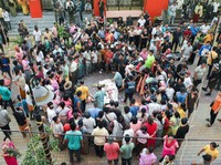 Konflik Etnis Pecah di India, Wanita Dilecehkan di Depan Umum