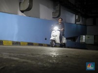 Makin Ngacir, Intip Vespa Klasik Dikonversi Motor Listrik