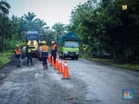 Jokowi Siapkan Rp 15 T Buat 'Jalan Neraka' Daerah Tahun Depan