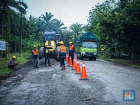 Jokowi Janji Bikin Mulus Jalan-Jalan di Daerah Sampai 2024