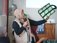 HMSP & Waste4Change Edukasi Masyarakat Cara Kelola Sampah