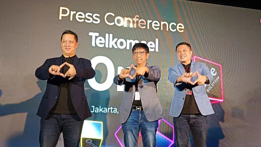 Telkomsel resmi meluncurkan produk baru Telkomsel One. Produk ini berisi gabungan dari seluruh paket Telkomsel mulai dari fixed dan mobile broadband. (վ/Novina)