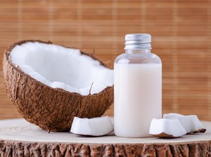 Mengapa Santan Bisa Pecah? Ini Teknik Memasaknya yang Benar