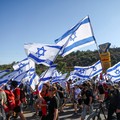 Israel Kacau Balau, Ramai-Ramai Startup Angkat Kaki