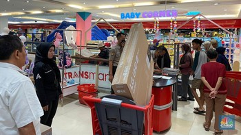 Heboh Diskon Gede Transmart Full Day, Antrean Kasir Padat