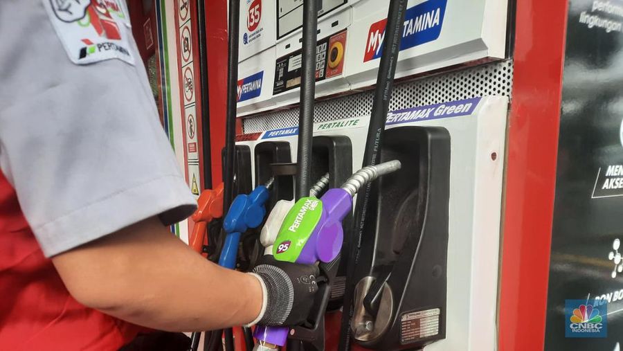 BBM Pertamax Green (RON 95) PT Pertamina (Persero) di SPBU Pertamina MT Haryono, Jakarta Selatan, Senin (24/7/2023). (վ/Firda Dwi Muliawati)