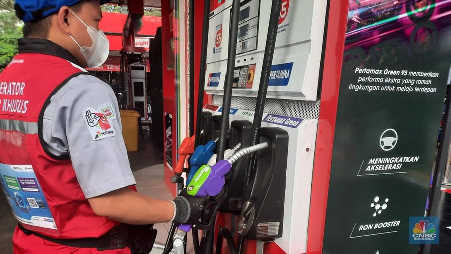 BBM Pertamax Green (RON 95) PT Pertamina (Persero) di SPBU Pertamina MT Haryono, Jakarta Selatan, Senin (24/7/2023). (վ/Firda Dwi Muliawati)