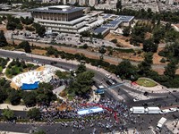 Ramai-Ramai Warga India Daftar Kerja di Israel, Ada Apa?