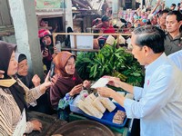 Emak-Emak RI Kena Imbas Petaka Dunia, Harga Pangan Kian Mahal