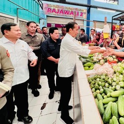 Jokowi Ajak Prabowo-Erick Blusukan ke Pasar, Kode Pilpres?