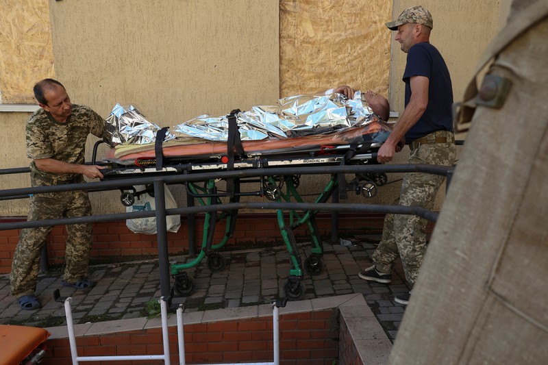 Serangan belasan Rusia dilaporkan menghancurkan pusat kota bersejarah, Odesa di Ukraina dalam semalam, Sabtu (22/7/2023) waktu setempat. (AP/Jae C. Hong) Serangan belasan Rusia dilaporkan menghancurkan pusat kota bersejarah, Odesa di Ukraina dalam semalam, Sabtu (22/7/2023) waktu setempat. (AP/Jae C. Hong)