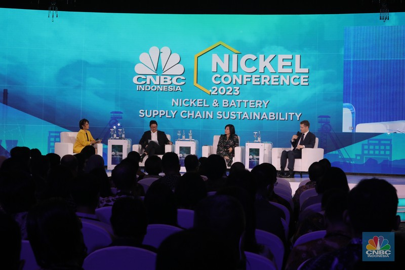 Suasaana peserta CNBC Indonesia Nickel Conference 2023 pada Selasa, (25/7/2023). Suasaana peserta CNBC Indonesia Nickel Conference 2023 pada Selasa, (25/7/2023). (CNBC Indonesia/Faisal Rahman)