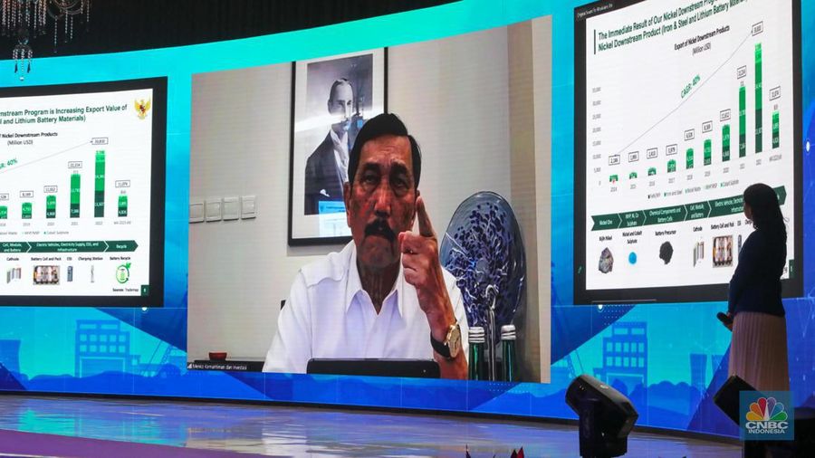 Menkomarves Luhut B Pandjaitan saat menghadiri acara 'Nickel Conference 2023' secara virtual, Selasa (25/7/2023). (CNBC Indonesia/Faisal Rahman)