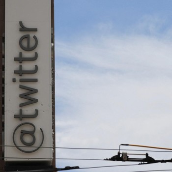 Polisi Gerebek Kantor Pusat Twitter Saat Pergantian Logo X