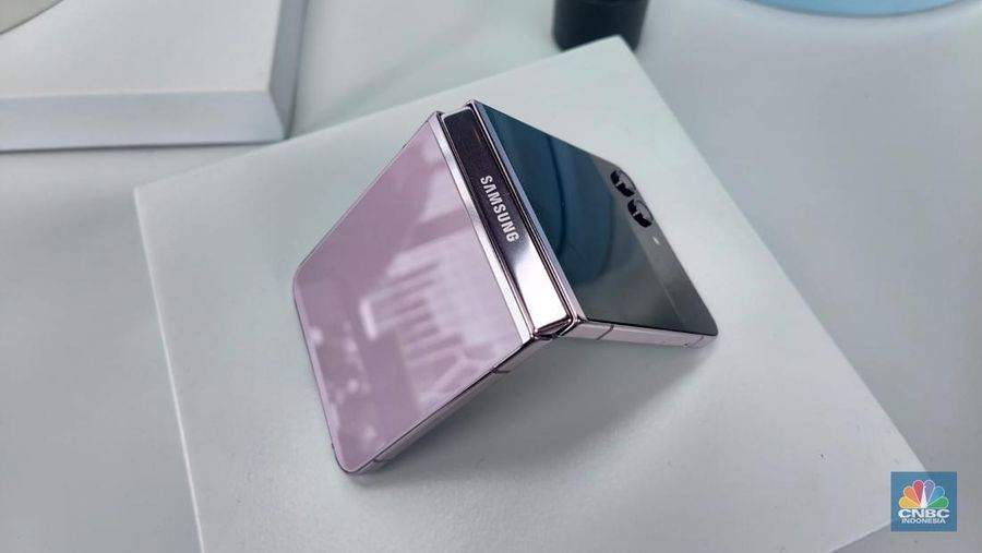 Samsung Galaxy Z Flip 5. (CNBC Indonesia/Tini Bohang)