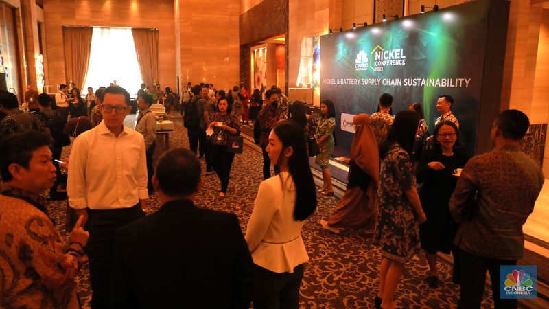 Suasaana peserta CNBC Indonesia Nickel Conference 2023 pada Selasa, (25/7/2023). Suasaana peserta CNBC Indonesia Nickel Conference 2023 pada Selasa, (25/7/2023). (CNBC Indonesia/Faisal Rahman)
