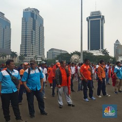 Massa Buruh 'Geruduk' Istana Negara, Ini 3 Tuntutannya