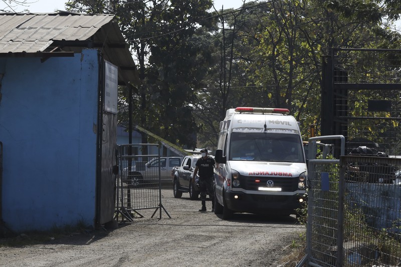 Ekuador pada Selasa mengumumkan keadaan darurat di semua penjaranya setelah serangkaian insiden kekerasan termasuk penembakan dan ledakan terjadi di salah satu penjara paling berbahaya. (Tangkapan Layar Video Reuters/ECUADOR'S POLICE HANDOUT)