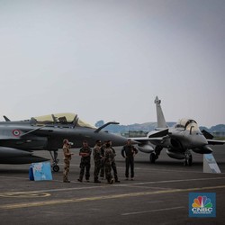 Tampang Sangar Jet Tempur Pesanan Prabowo Mampir di Jakarta