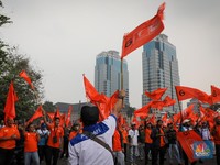Buruh Tuntut UMP Naik 15%, Pengusaha: Sah-sah Saja