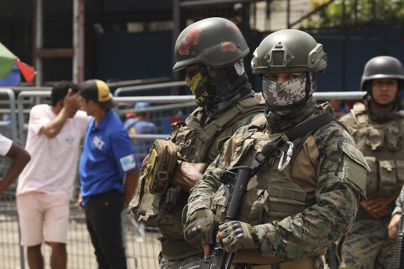 Ekuador pada Selasa mengumumkan keadaan darurat di semua penjaranya setelah serangkaian insiden kekerasan termasuk penembakan dan ledakan terjadi di salah satu penjara paling berbahaya. (Tangkapan Layar Video Reuters/ECUADOR'S POLICE HANDOUT)