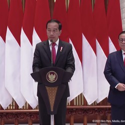 Jokowi Respons Menlu China 'Hilang' & Diganti Sahabat Luhut