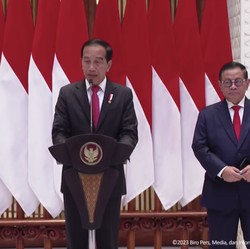 Ramai Isu Kudeta Airlangga, Jokowi: Itu Urusan Golkar!