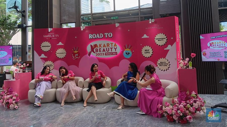Konferensi Pers X Beauty yang akan kembali hadir di ibu kota yang akan di selenggarakan pada Kamis hingga Minggu 3-6 Agustus 2023 di Hall A & B Jakarta Convention Center Senayan. (CNBC Indonesia/Rahajeng KH)