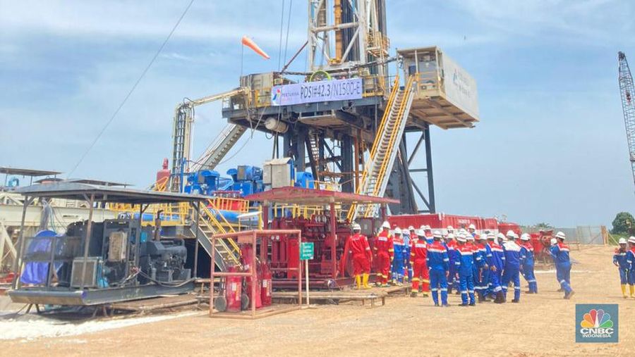 Peresmian tajak sumur Gulamo, Blok Migas Non Konvensional (MNK) di Lapangan Duri, Blok Rokan, Riau, yang dikelola PT Pertamina Hulu Rokan (PHR), oleh Menteri ESDM Arifin Tasrif, Kepala SKK Migas Dwi Soetjipto, dan Direktur Utama PT Pertamina (Persero) Nicke Widyawati, Kamis (27/07/2023). (CNBC Indonesia/Verda Nano Setiawan)