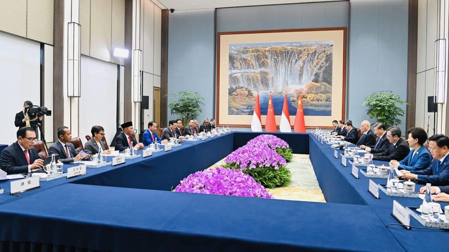 Presiden Joko Widodo menekankan sejumlah kerja sama antara Indonesia dan Republik Rakyat Tiongkok (RRT) pada pertemuan bilateral bersama Presiden Xi Jinping yang dilaksanakan di Hotel Jinniu, Chengdu, pada Kamis, 27 Juli 2023. (Dok. Laily Rachev - Biro Pers Sekretariat Presiden)