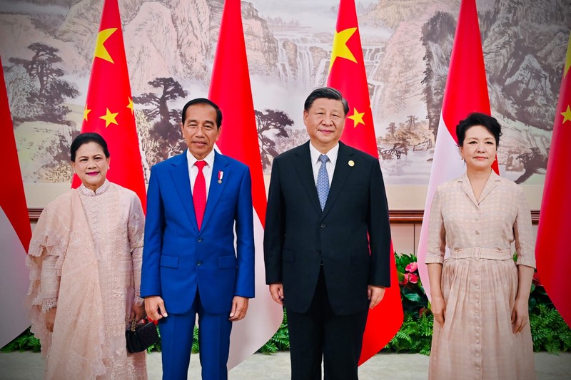Presiden Joko Widodo menekankan sejumlah kerja sama antara Indonesia dan Republik Rakyat Tiongkok (RRT) pada pertemuan bilateral bersama Presiden Xi Jinping yang dilaksanakan di Hotel Jinniu, Chengdu, pada Kamis, 27 Juli 2023. Presiden Joko Widodo menekankan sejumlah kerja sama antara Indonesia dan Republik Rakyat Tiongkok (RRT) pada pertemuan bilateral bersama Presiden Xi Jinping yang dilaksanakan di Hotel Jinniu, Chengdu, pada Kamis, 27 Juli 2023. (Dok. Laily Rachev - Biro Pers Sekretariat Presiden)