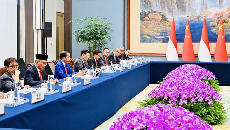 Presiden Joko Widodo menekankan sejumlah kerja sama antara Indonesia dan Republik Rakyat Tiongkok (RRT) pada pertemuan bilateral bersama Presiden Xi Jinping yang dilaksanakan di Hotel Jinniu, Chengdu, pada Kamis, 27 Juli 2023. (Dok. Laily Rachev - Biro Pers Sekretariat Presiden)
