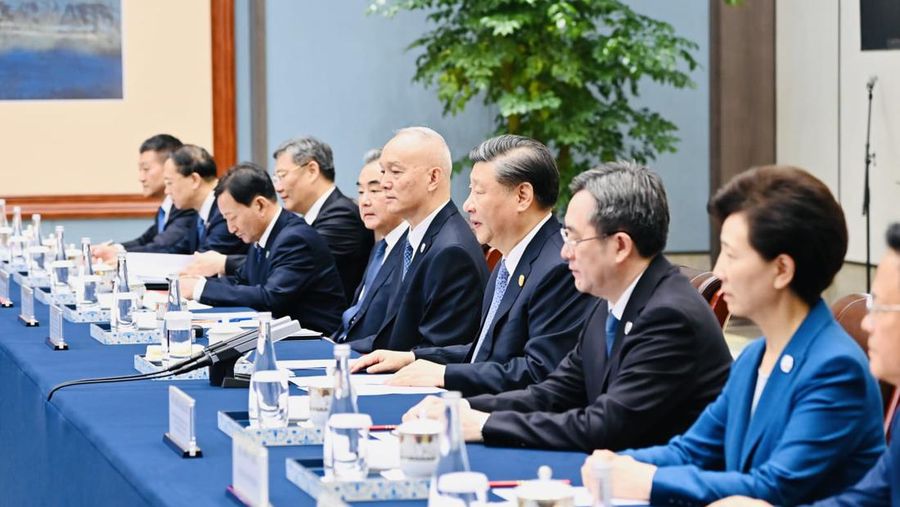 Presiden Joko Widodo menekankan sejumlah kerja sama antara Indonesia dan Republik Rakyat Tiongkok (RRT) pada pertemuan bilateral bersama Presiden Xi Jinping yang dilaksanakan di Hotel Jinniu, Chengdu, pada Kamis, 27 Juli 2023. (Dok. Laily Rachev - Biro Pers Sekretariat Presiden)