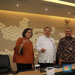 Jokowi Tahan Dolar Eksportir, Cadev RI Bisa Naik US$ 100 M