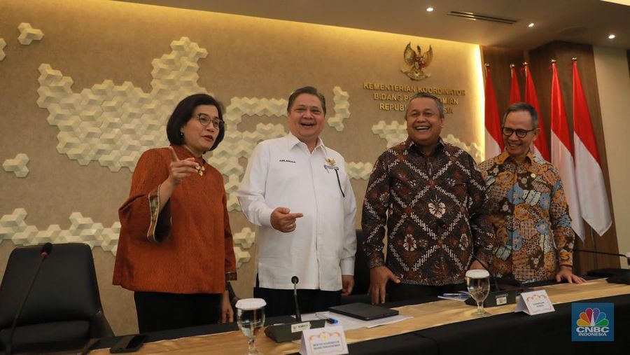 Gubernur Bank Indonesia Perry Warjiyo saat Konferensi Pers Devisa Hasil Ekspor (DHE) di Selasar Kretagama, Jakarta,  Jumat (28/7/2023). (վ, Muhammad Sabki)