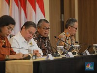 Penjelasan Lengkap Aturan DHE, Jurus Jokowi Nabung Dolar