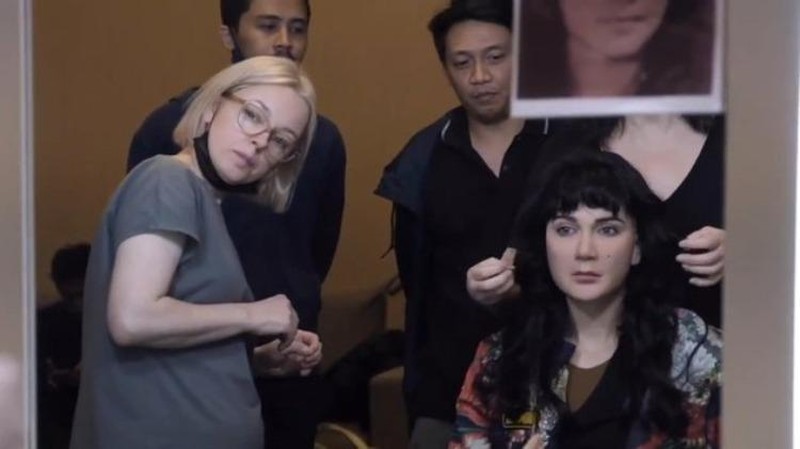 Luna Maya dirias untuk film Suzanna: Malam Jumat Kliwon. (Tangkapan layar Instagram @sorayaintercinefilms)