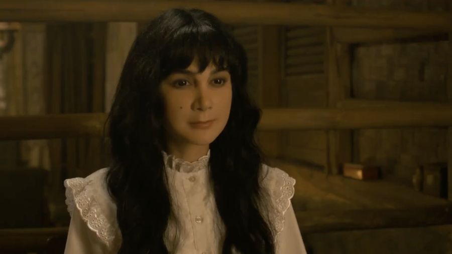 Luna Maya dirias untuk film Suzanna: Malam Jumat Kliwon. (Tangkapan layar Instagram @sorayaintercinefilms)